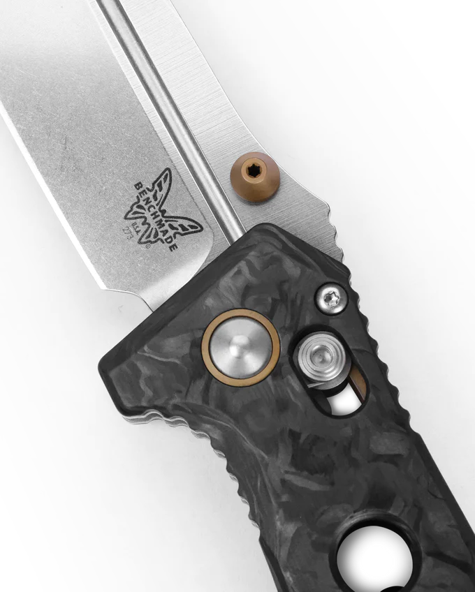 Close up Benchmade Mini Adamas Marbled Carbon Fiber