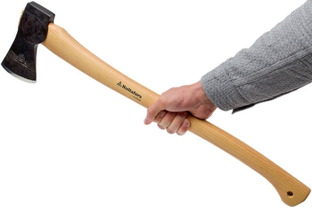 Hultafors Felling Axe HY 20 held by a person from the middle of the shaft.