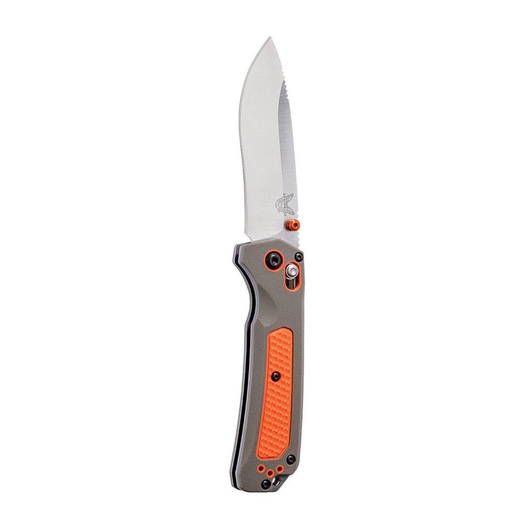 AXIS® lock deployment on the Grizzly Ridge 15061 hunting knife