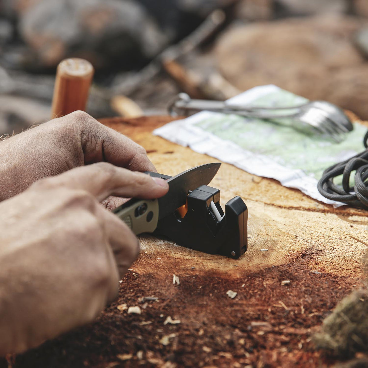 Worksharp Pivot Plus Knife Sharpener sharpening a knife